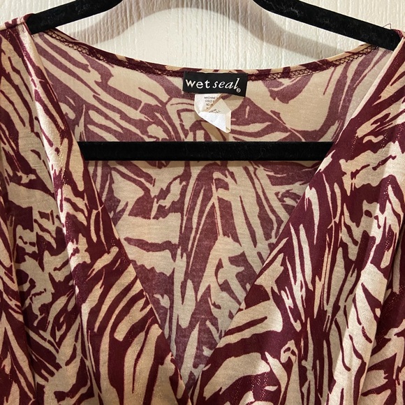 Wet Seal - Picture 3 of 5